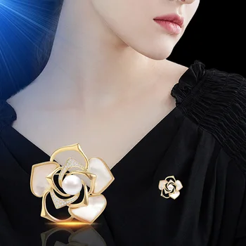Meď Mikro-Nastavenie Cubic Zirconia Luxusné Kvety Imitácia Perly Brošňa Ženský Oblek Príslušenstvo Kabát Kolíky Hodvábna Šatka Pracka