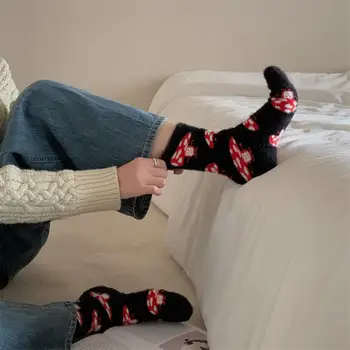 Pribrala Plyšové Ponožky Pribrala Imitácia Noriek Nežnej Ženy Ponožky Útulný Mid-tube Cartoon Králik Cherry Ovocie Plyšové na Jeseň